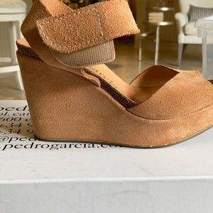 Pedro Garcia suede wedge size 35.5